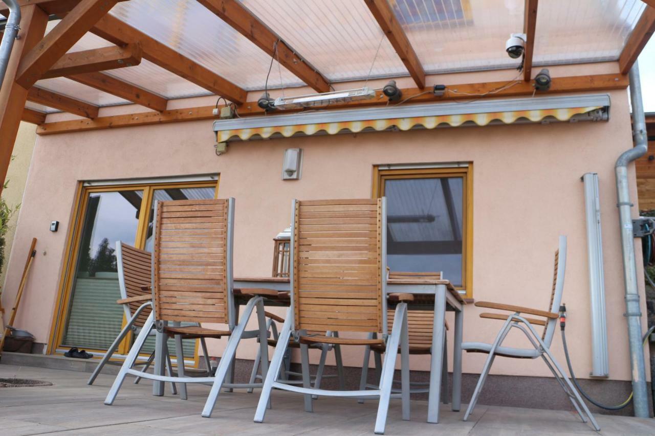 جينا Romantische Ferienwohnung Mit Fantastischem Ausblick, Pool Und Gartensauna المظهر الخارجي الصورة