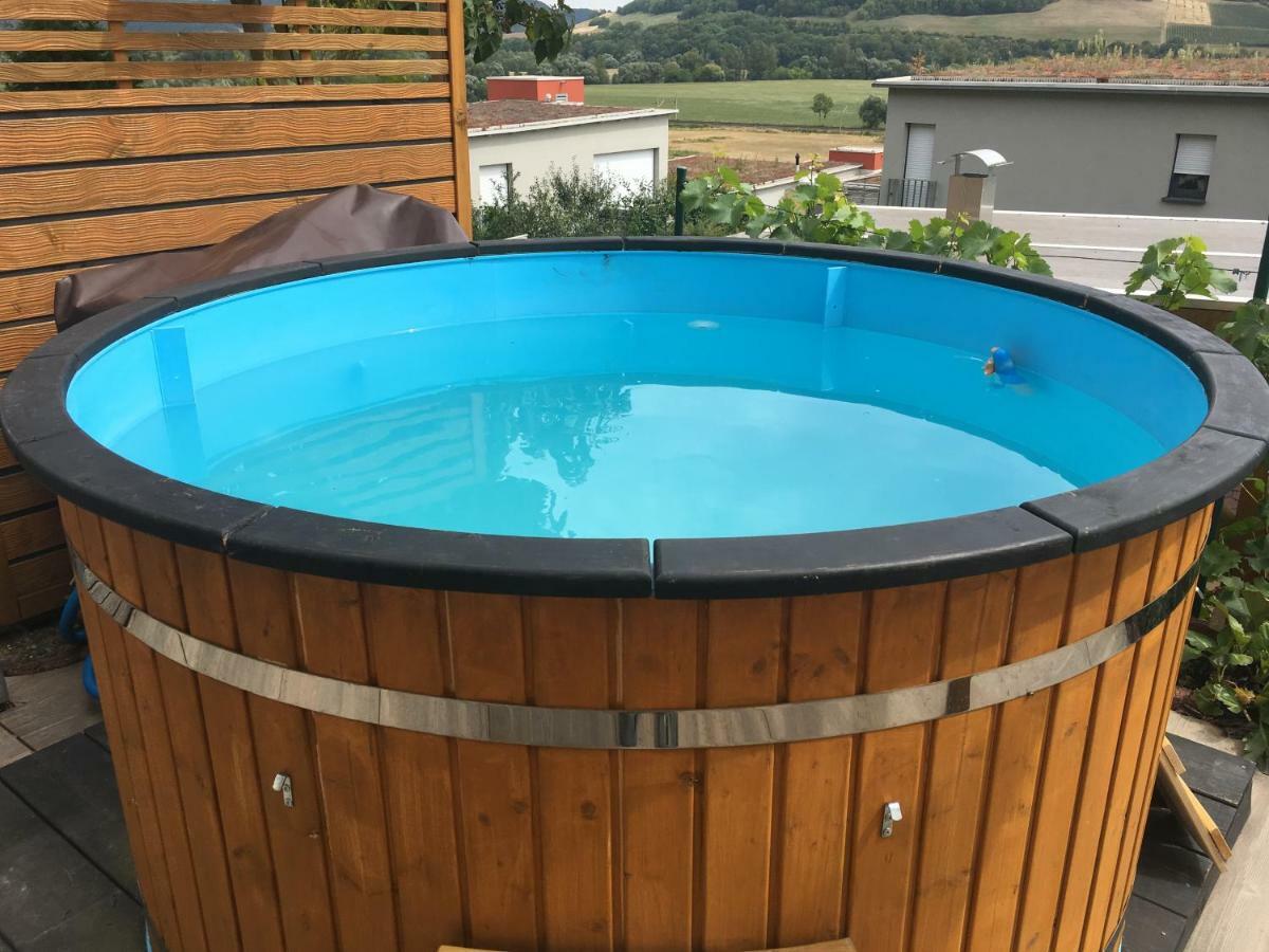 جينا Romantische Ferienwohnung Mit Fantastischem Ausblick, Pool Und Gartensauna المظهر الخارجي الصورة